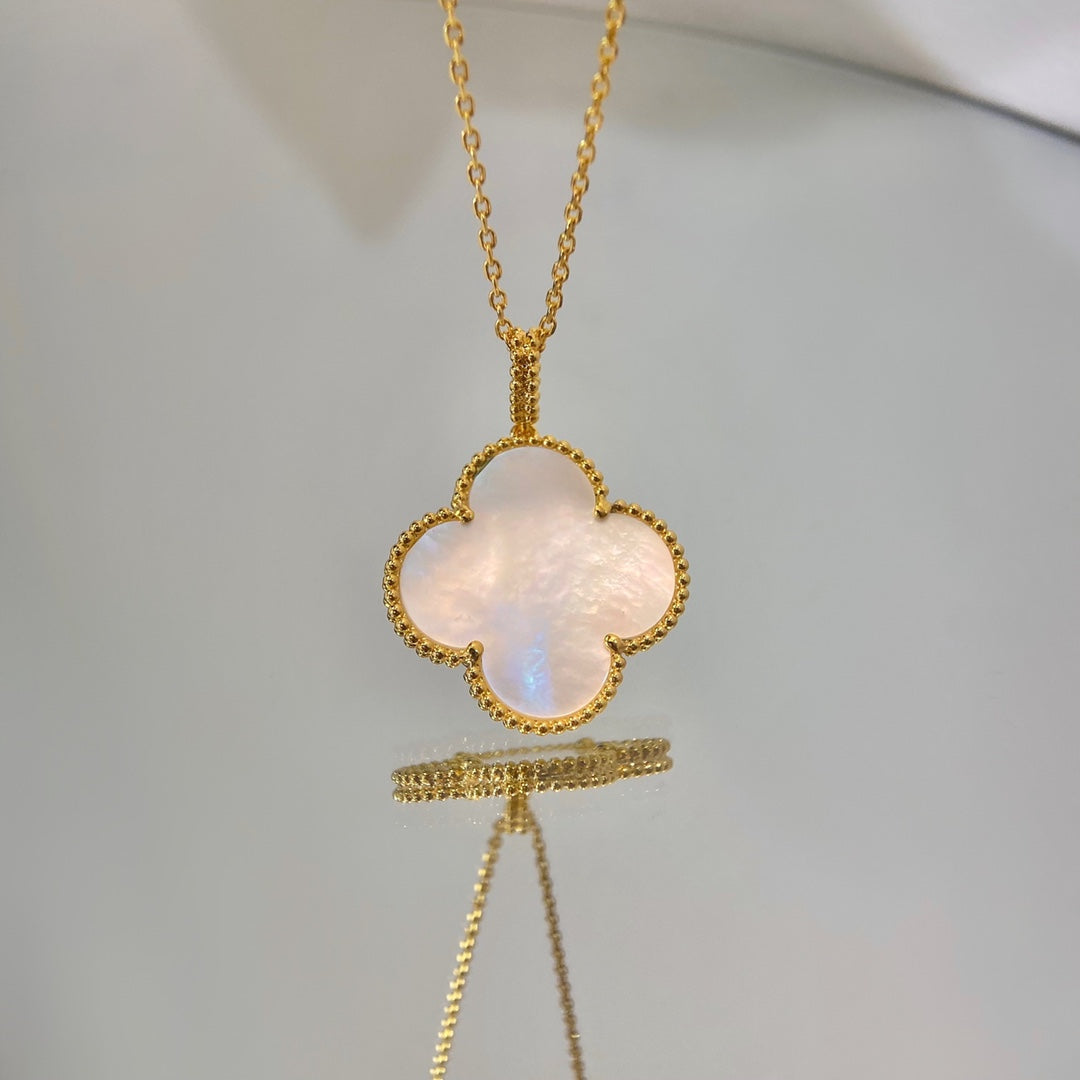 [AuraEcho Jewelry]CLOVER 25MM MOP LARGE PENDANT NECKLACE