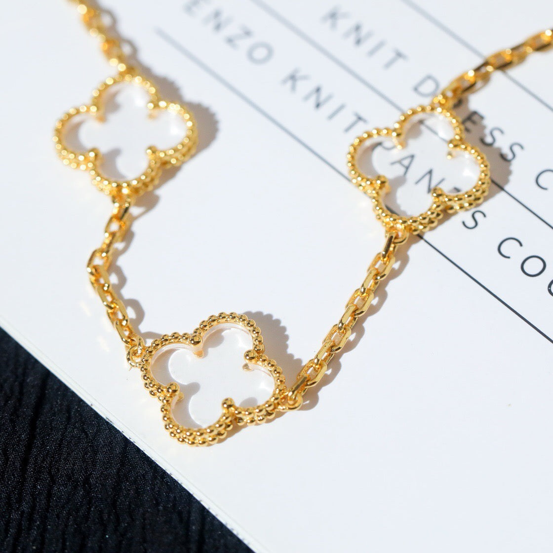 [AuraEcho Jewelry]CLOVER 5 MOTIF ROCK CRYSTAL PINK GOLD BRACELET